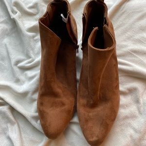Old navy booties size 10